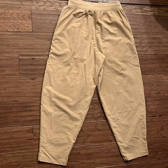 Nike Sportswear Essential Loose Fit High Waist Joggers Size S - Picture 11 of 11